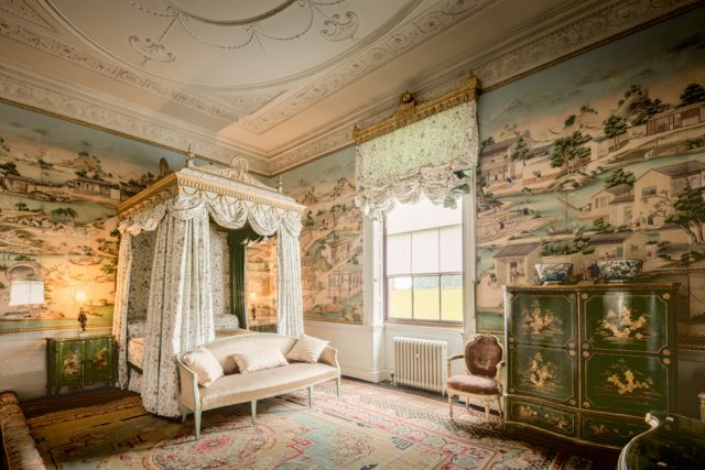 Period Homes Suit Wallpaper